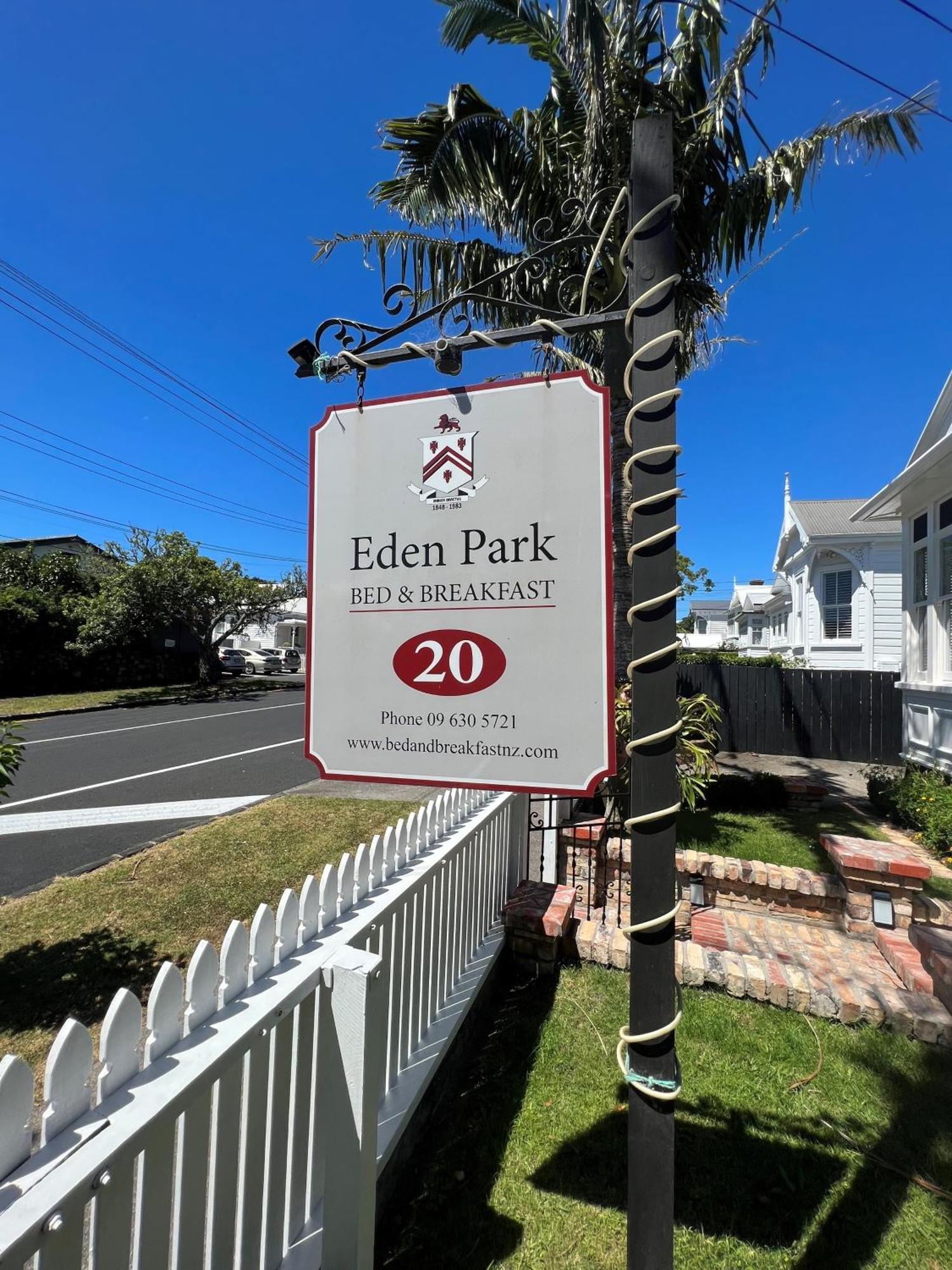 Eden Park Bed And Breakfast Inn Auckland Exterior photo